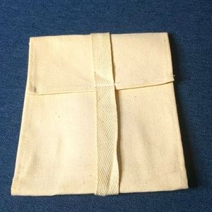 Cosmetic bag